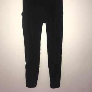Breathable and high rise Lululemon pants
